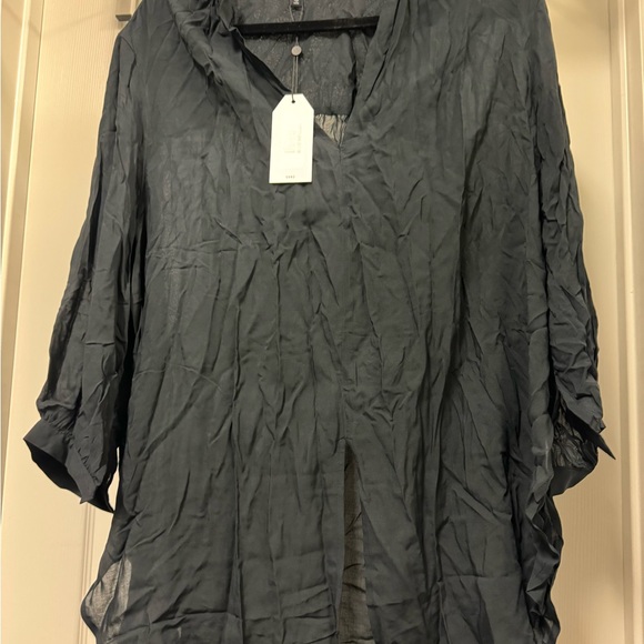 Dress shirt that ties in the front - Picture 2 of 3